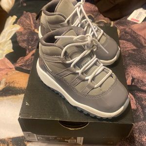 Cool greys work few times minor scuff on front